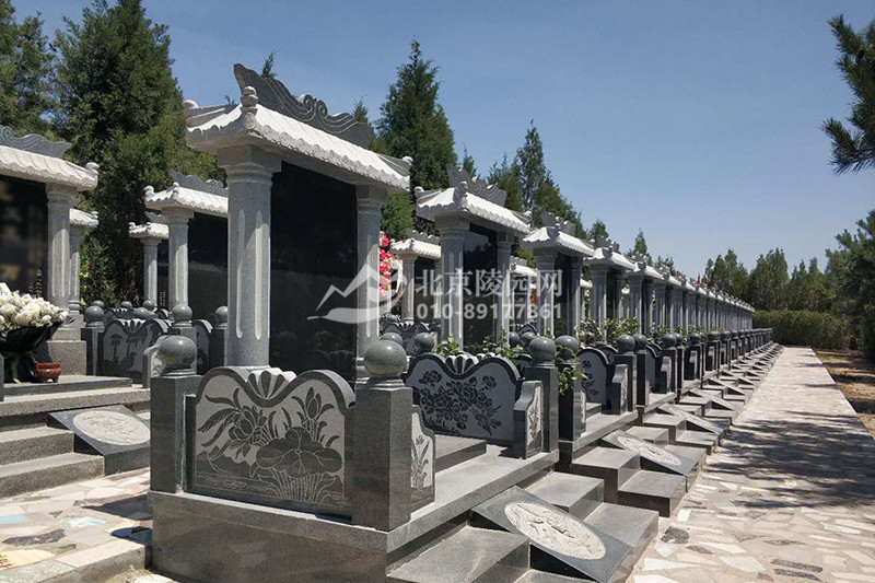 皇家龙山陵园墓区实拍
